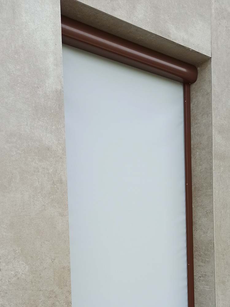 23